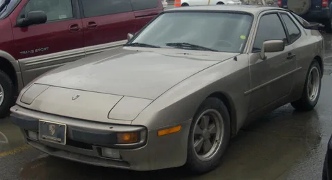 Porsche 944 — 2