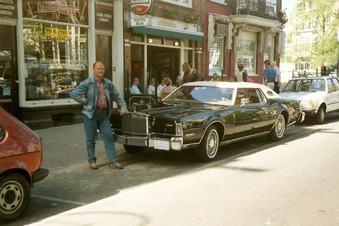 Lincoln Continental Mark IV — 3