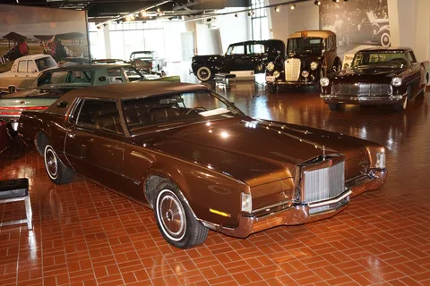 Lincoln Continental Mark IV — 7