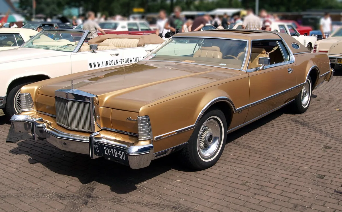 Lincoln Continental Mark IV