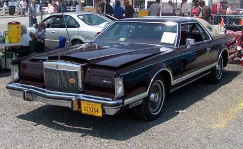 Lincoln Continental Mark V — 6