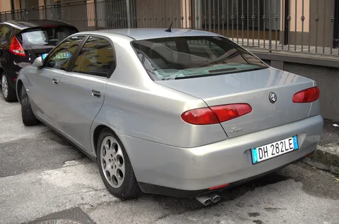 Alfa Romeo 166 — 7