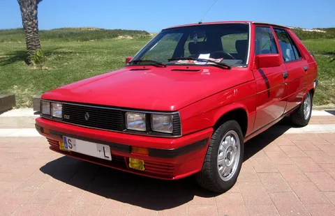 Renault 9 and 11 — 3