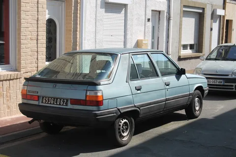 Renault 9 and 11 — 6