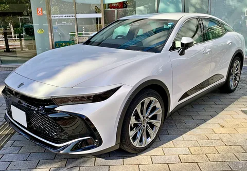Toyota Crown Crossover — 5