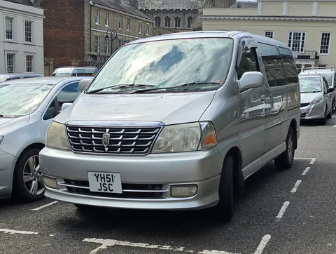 Toyota Grand HiAce — 3