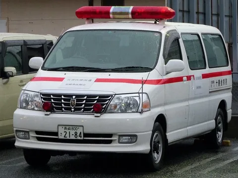 Toyota Grand HiAce — 6