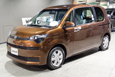 Toyota Spade — 3