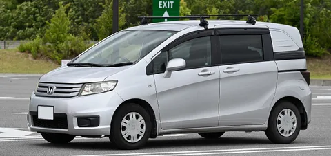 Honda Freed Spike — 2