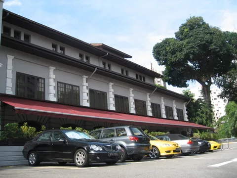 Mitsubishi Airtrek — 4