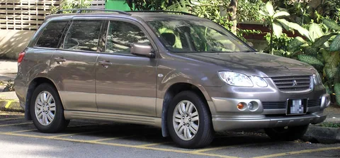 Mitsubishi Airtrek — 5