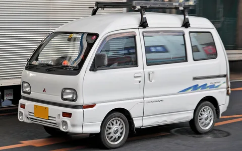 Mitsubishi Bravo — 4