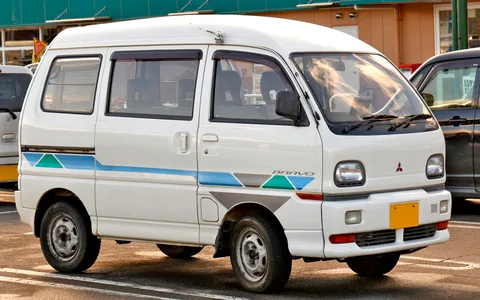 Mitsubishi Bravo — 8