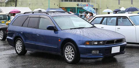 Mitsubishi Legnum — 3