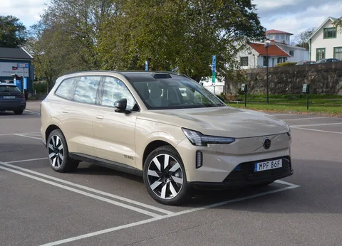 Volvo EX90 — 5