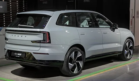 Volvo EX90 — 7