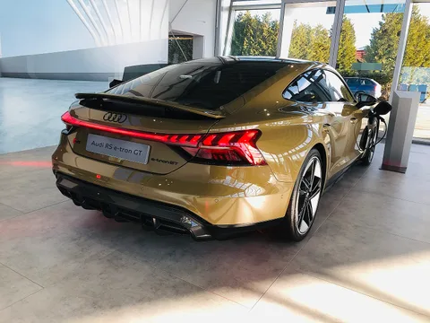 Audi RS e-tron GT — 7