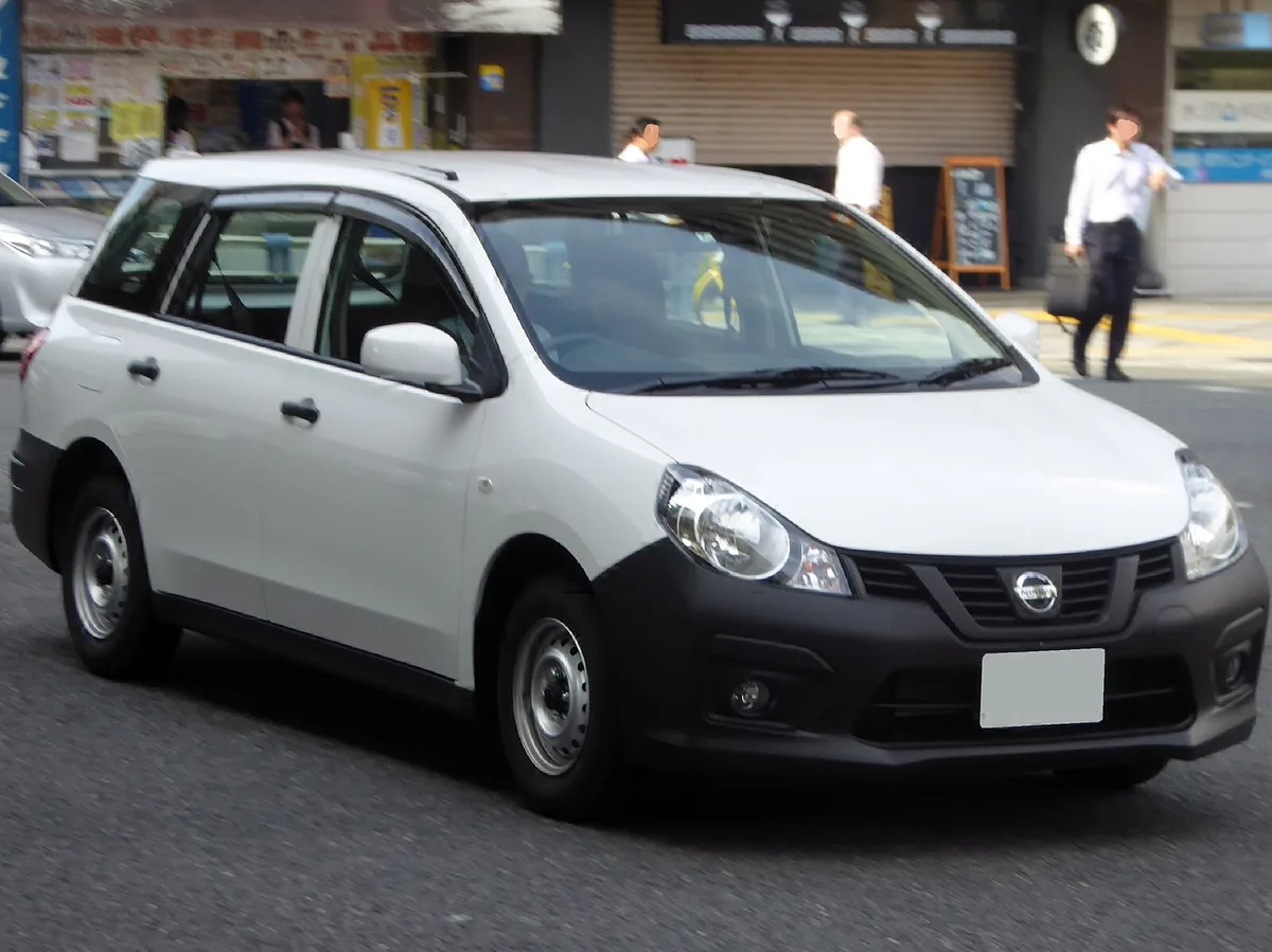 Nissan AD