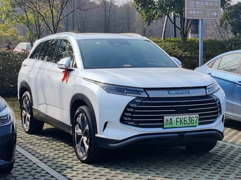 BYD Frigate 07 — 8