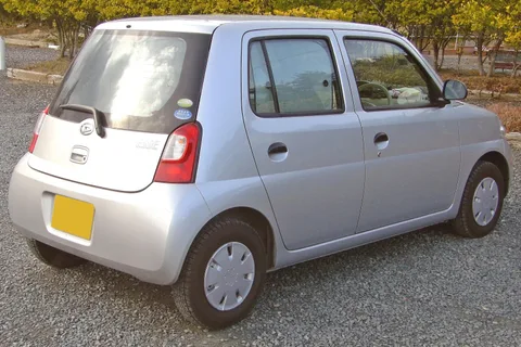Daihatsu Esse — 3