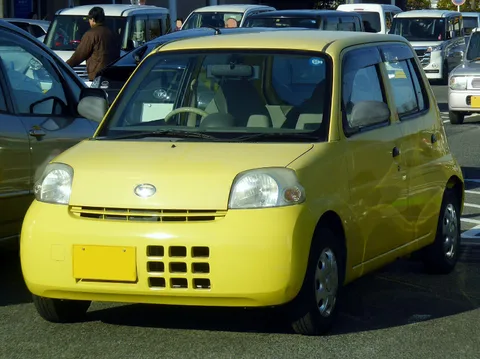 Daihatsu Esse — 5