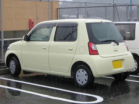 Daihatsu Esse — 7