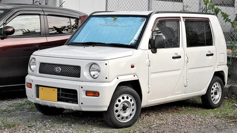 Daihatsu Naked — 5