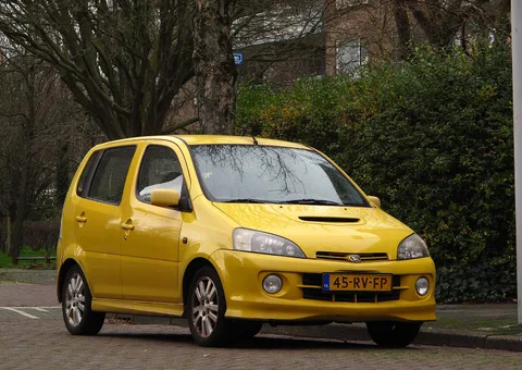 Daihatsu YRV — 3