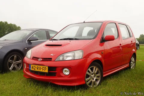 Daihatsu YRV — 4
