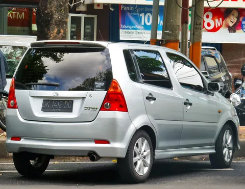 Daihatsu YRV — 6