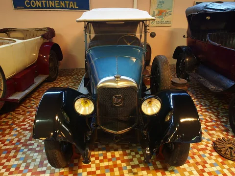 Delahaye Type 87 — 4