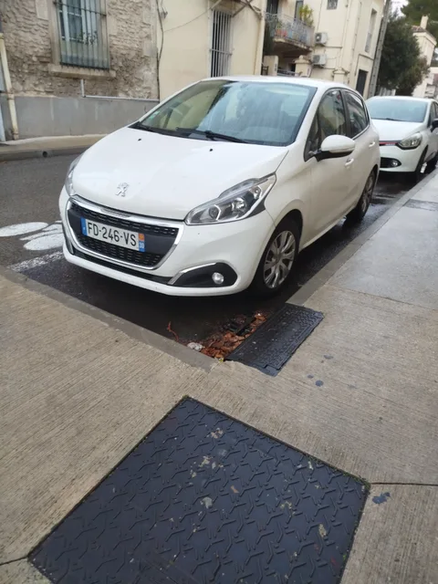 Peugeot 208 — 3