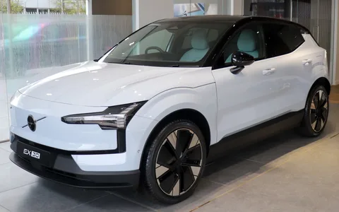 Volvo EX30 — 5