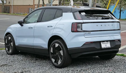 Volvo EX30 — 8