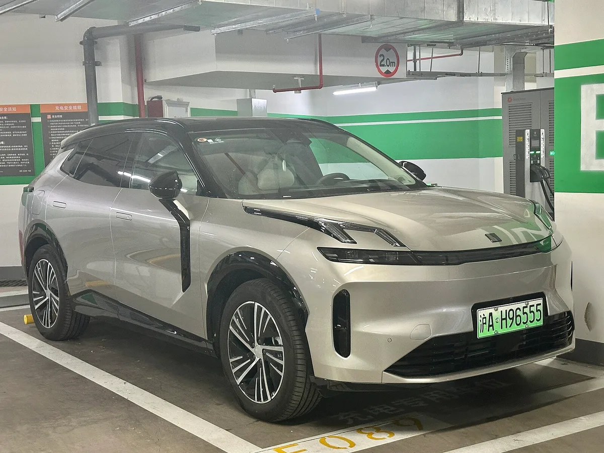 Lynk & Co 08