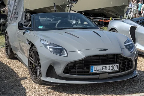 Aston Martin DB12