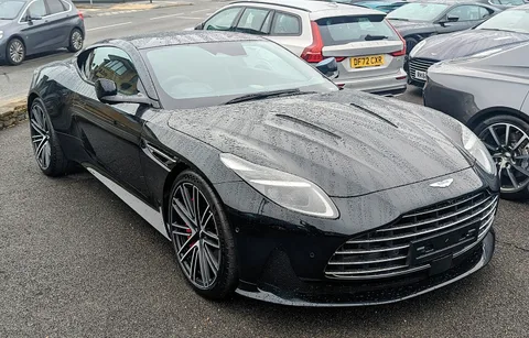 Aston Martin DB12 — 5