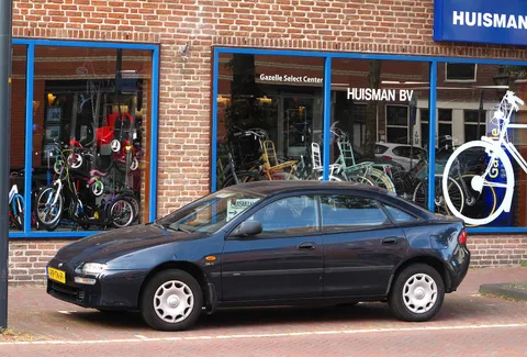 Mazda 323F — 3