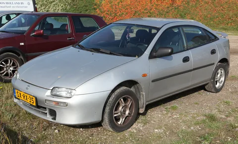 Mazda 323F — 7