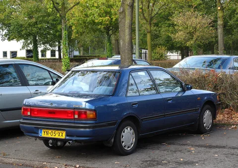 Mazda 323 (BG) — 5