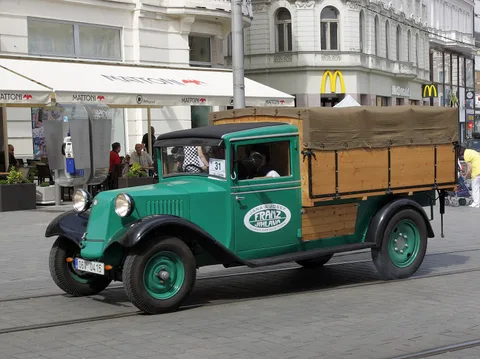 Tatra 43
