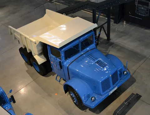 Tatra 147 — 3