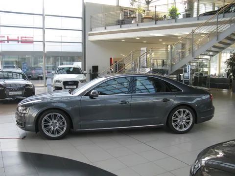 Audi A8 D4 — 3