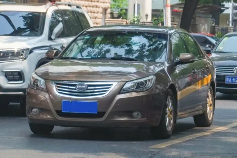 BYD G6 — 5