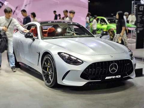 Mercedes-AMG C192 — 7