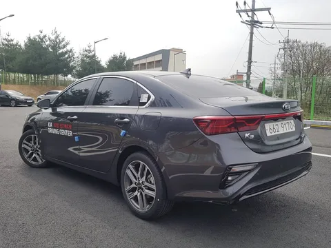 Kia K3 — 4
