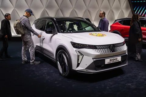 Renault Scénic E-Tech — 5