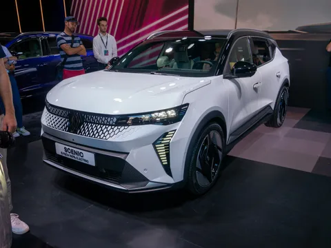 Renault Scénic E-Tech — 6