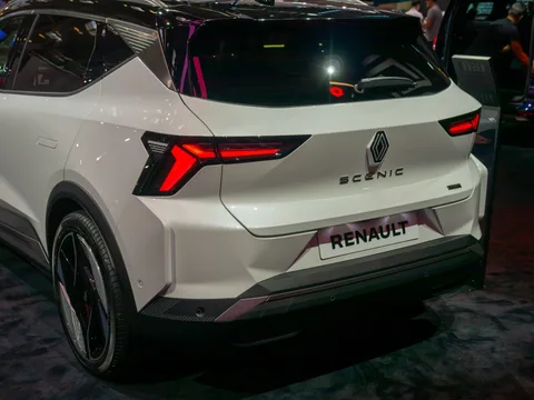 Renault Scénic E-Tech — 8