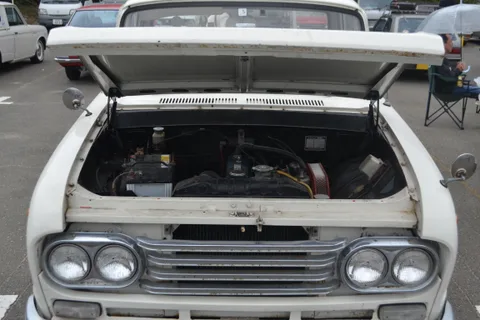Nissan Junior — 5